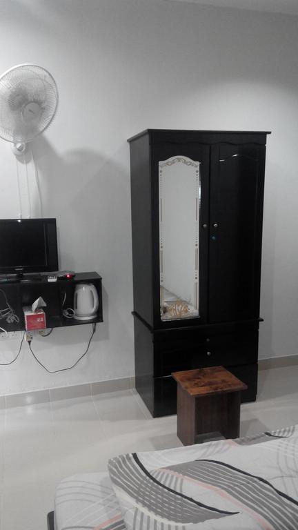 Niyaz Inn Pantai Cenang  Exterior photo